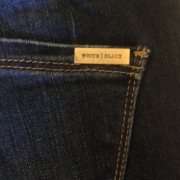 White House Black Market "The Skinny" Distressed Jeans - Size 6 - Picture 3 of 10